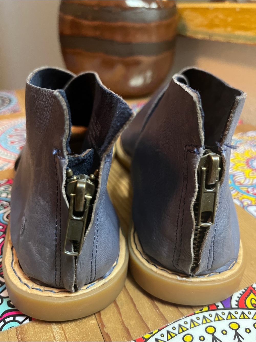 Born Women's Iwa Flat Leather Sandal Navy Marine Sz 8 - Picture 7 of 10